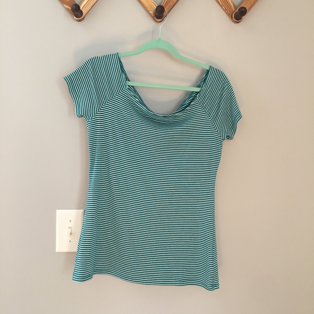 Old Navy large stretchy green top